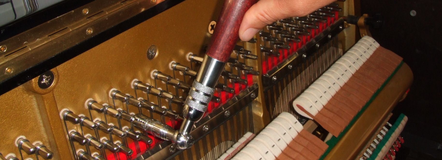 Klavierstimmer Klavierbauer Südtirol Peter Plaschke